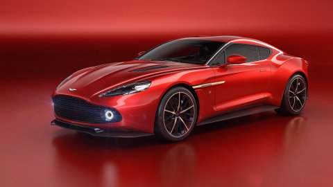 Kırmızı Aston Martin