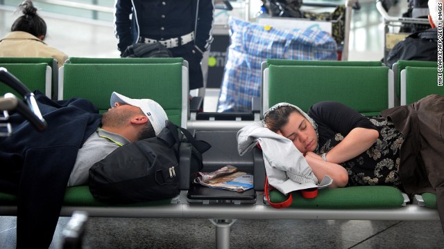 Rüyada Havaalanında Uyumak