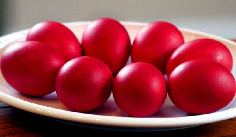Rüyada Kırmızı Yumurta Toplamak