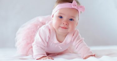 Rüyada Bebek Emzirmek ve Sütün Aktığını Görmek