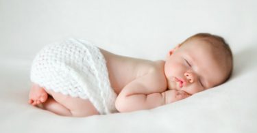 Rüyada Bebek Uyutmaya Çalışmak