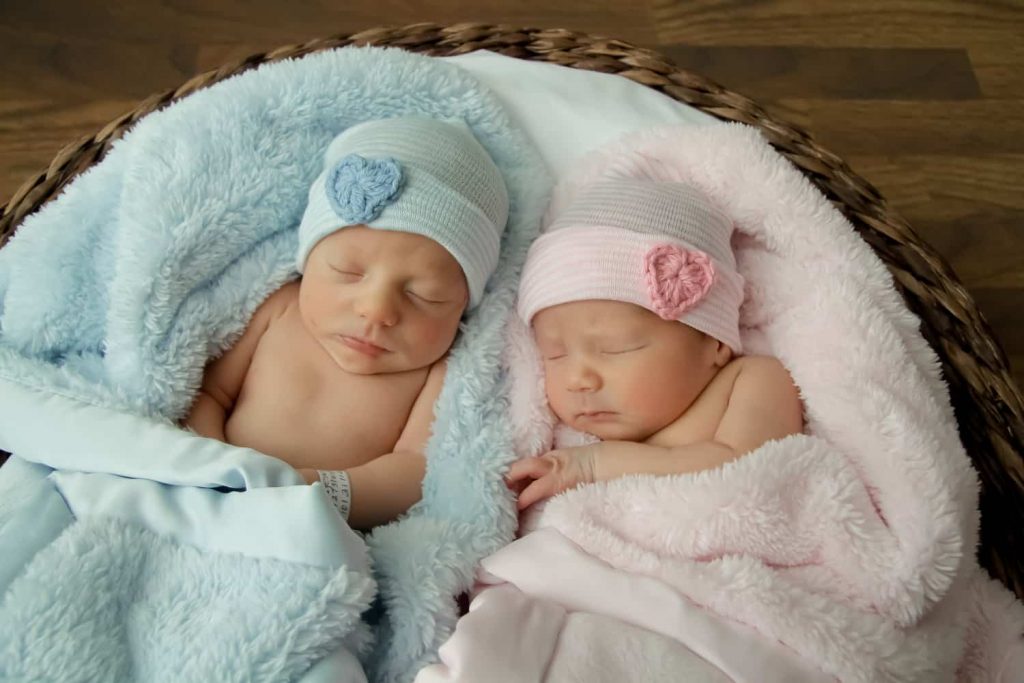 Rüyada ikiz Bebeğe Hastanede Hamile Olduğunu Görmek