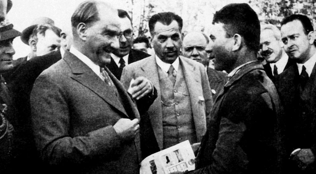 Rüyada Atatürk’ü Yanında Görmek