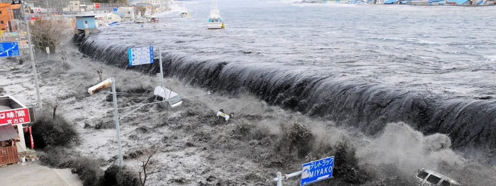 Rüyada tsunami ile denizin taşması
