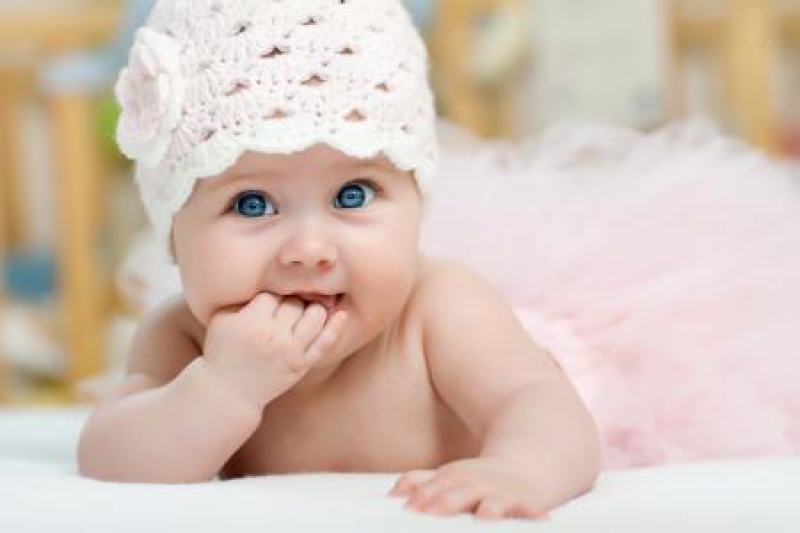 Rüyada Kız Bebek Dışkı Pisliği Bulaşmış Görmek