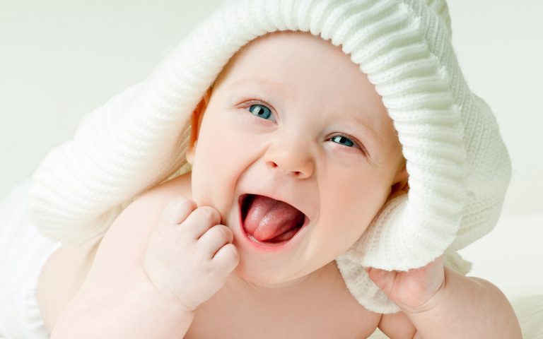Rüyada Sarışın Mavi Gözlü Erkek Bebek Görmek - Rüya Meali