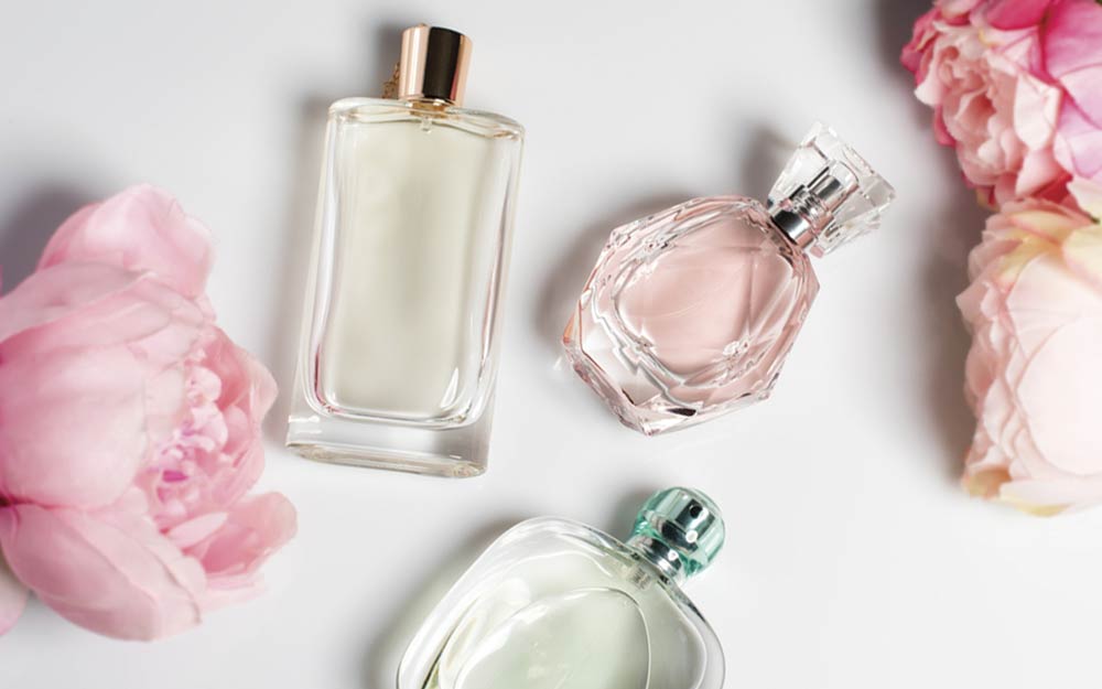 Rüyada Güzel Parfüm Kokulu Hediye Mağazadan Almak