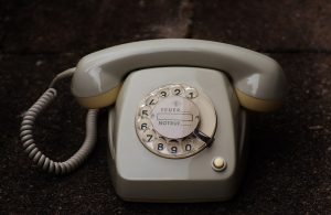 Rüyada Eski Telefon Almak