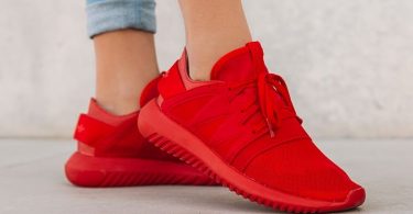 Rüyada Kırmızı Ayakkabı Giymek