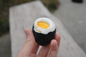 Rüyada Siyah Yumurta Yediğini Görmek