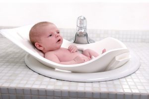 Rüyada Bebek Banyo Duş Yaptırmak