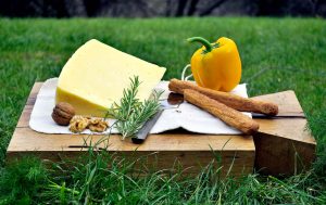 Rüyada Eski Kaşar Peyniri Satın Aldığını Görmek