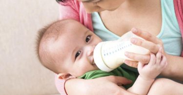 Rüyada Bebeğe Biberonla Süt Vermek