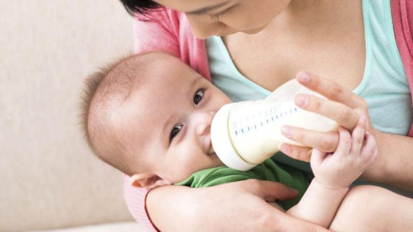 Rüyada Bebeğe Biberonla Süt Vermek